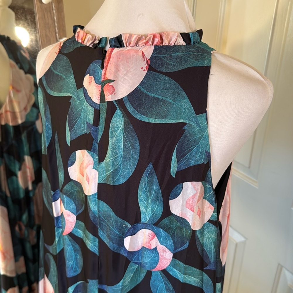 MAC DUGGAL
High Neck Floral Babydoll Long Dress - Picture 11 of 15